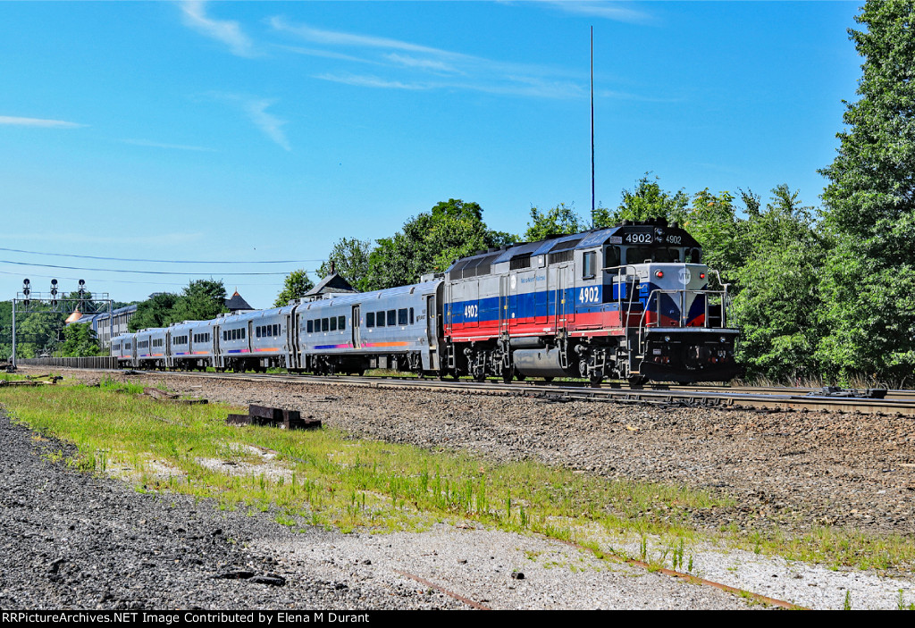 MNCR 4902 on train 1110